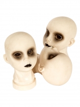 Décorations têtes de poupées cadavériques accessoire