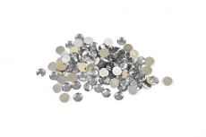 100 Petits confettis de table ronds argentés 0,6 cm accessoire
