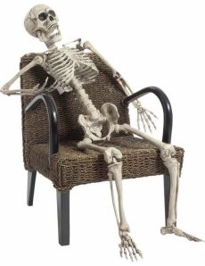 Squelette à poser 160 cm Halloween accessoire