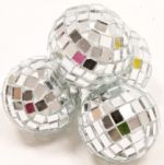 4 Mini boules à facettes argentées 3,5 cm